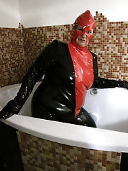 In spandex in the bath ...